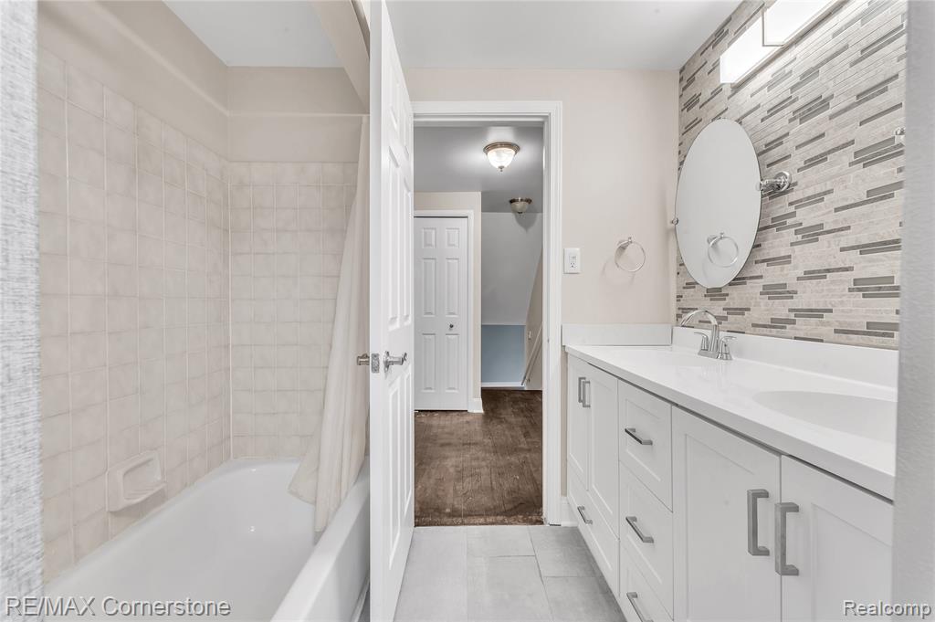 6797 Chirrewa Street, Westland, MI — Photo 18