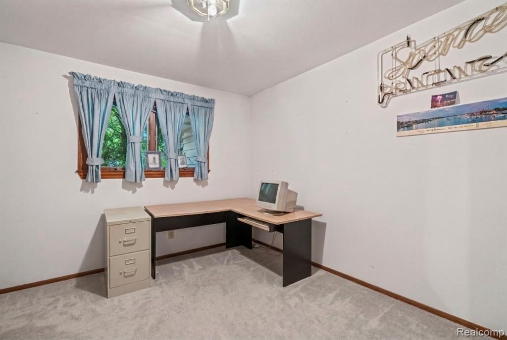439 Windmill Point Drive, Flushing, MI 48433 — Photo 22