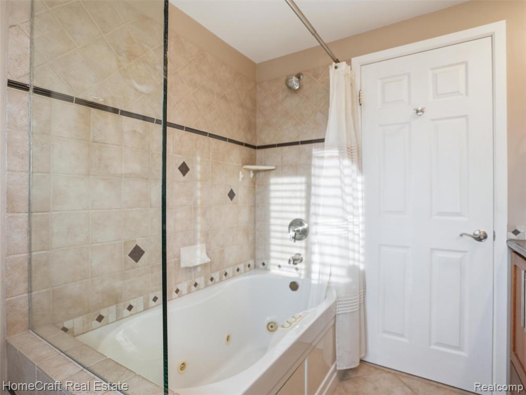 404 KINGS Way, Canton, MI 48188 — Photo 27