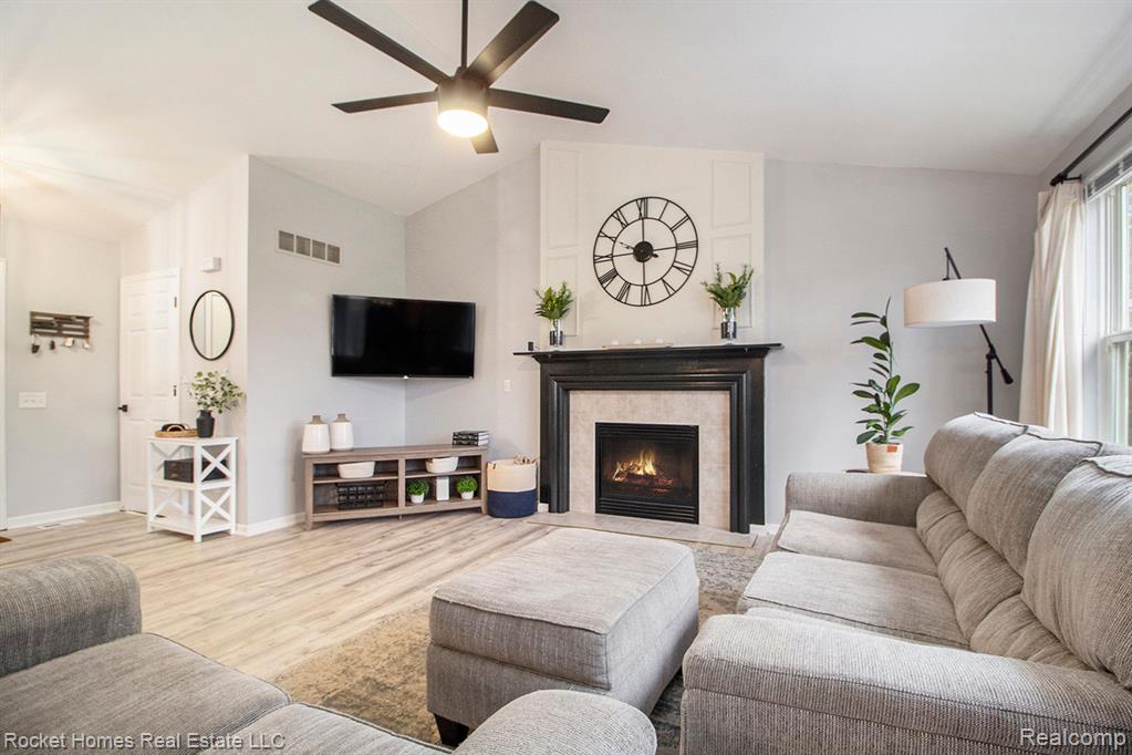 7634 Berwick Drive, Ypsilanti, MI 48197 — Photo 4