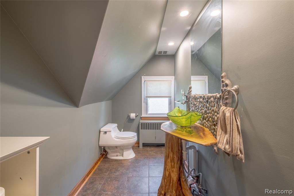 5384 Silverton Drive, Grand Blanc, MI 48439 — Photo 18