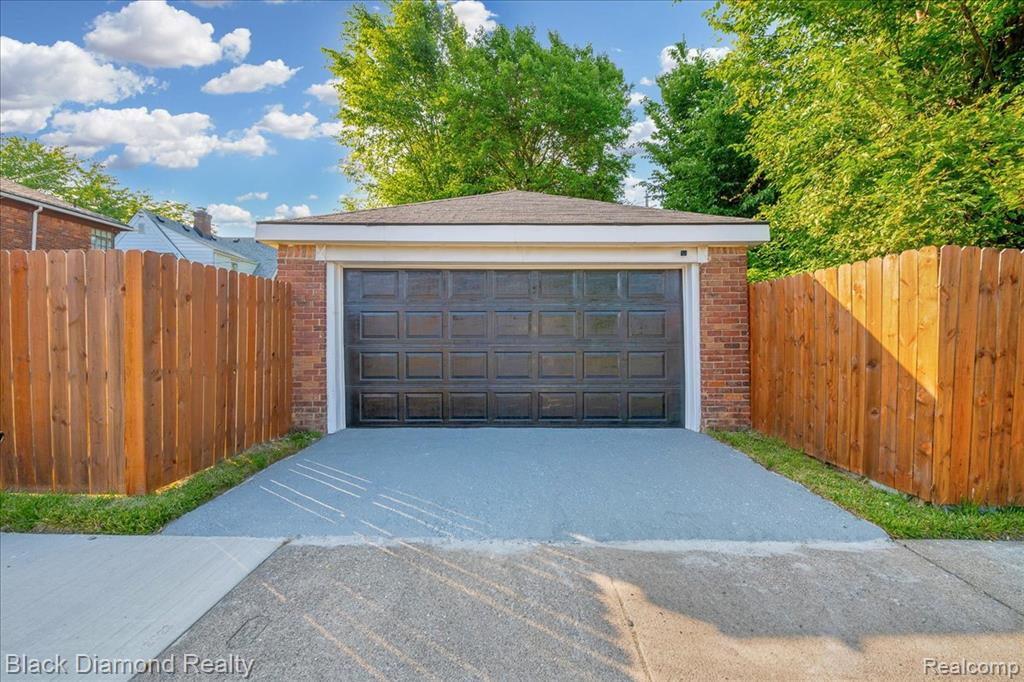 5500 Harvard Road, Detroit, MI 48224 — Photo 61