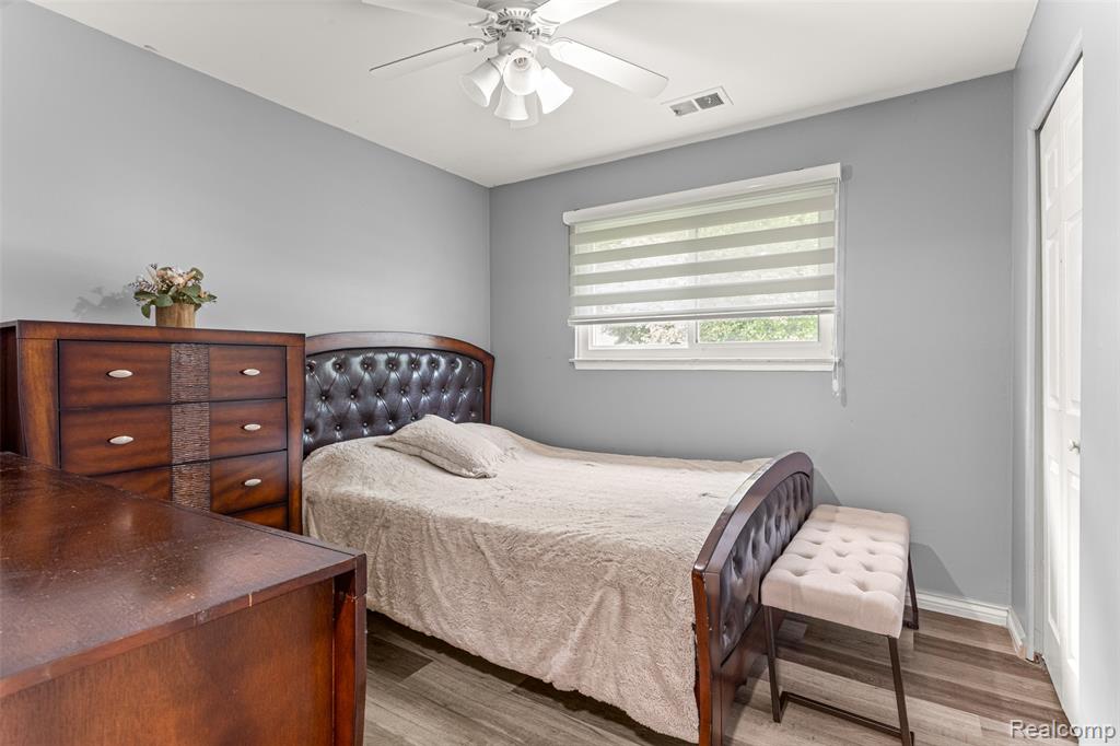 8039 Nightingale Street, Dearborn Heights, MI 48127 — Photo 17