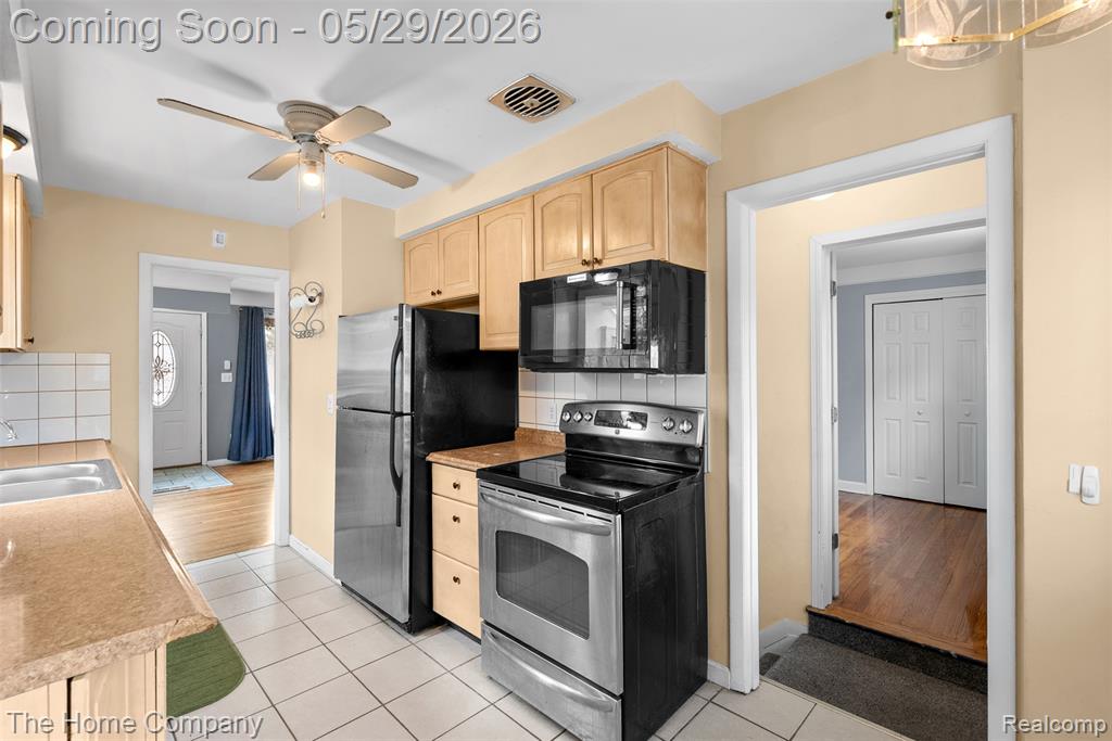 24564 Marine Avenue, Eastpointe, MI 48021 — Photo 13