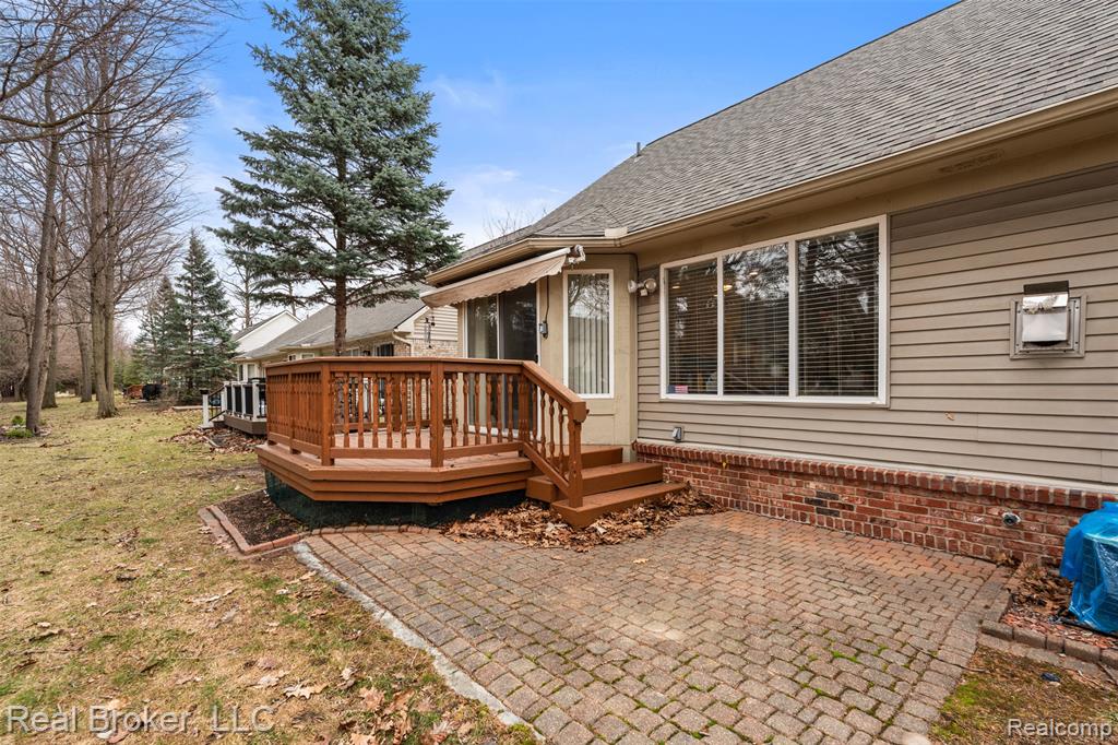 5776 Woodview Drive, 6, Sterling Heights, MI 48314 — Photo 27