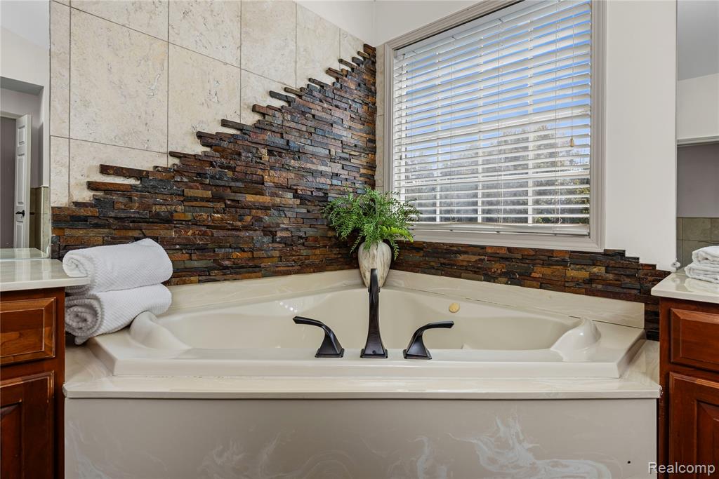 50045 E Fellows Creek Court, Plymouth, MI 48170 — Photo 44