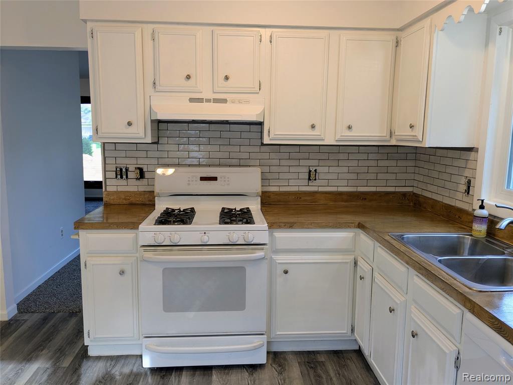 270 W Winds Drive, Almont, MI 48003 — Photo 17