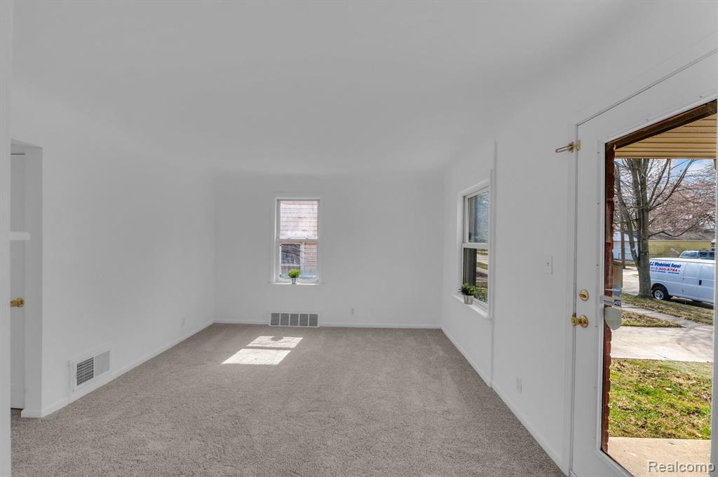 8001 JACKSON Street, Taylor, MI 48180 — Photo 13