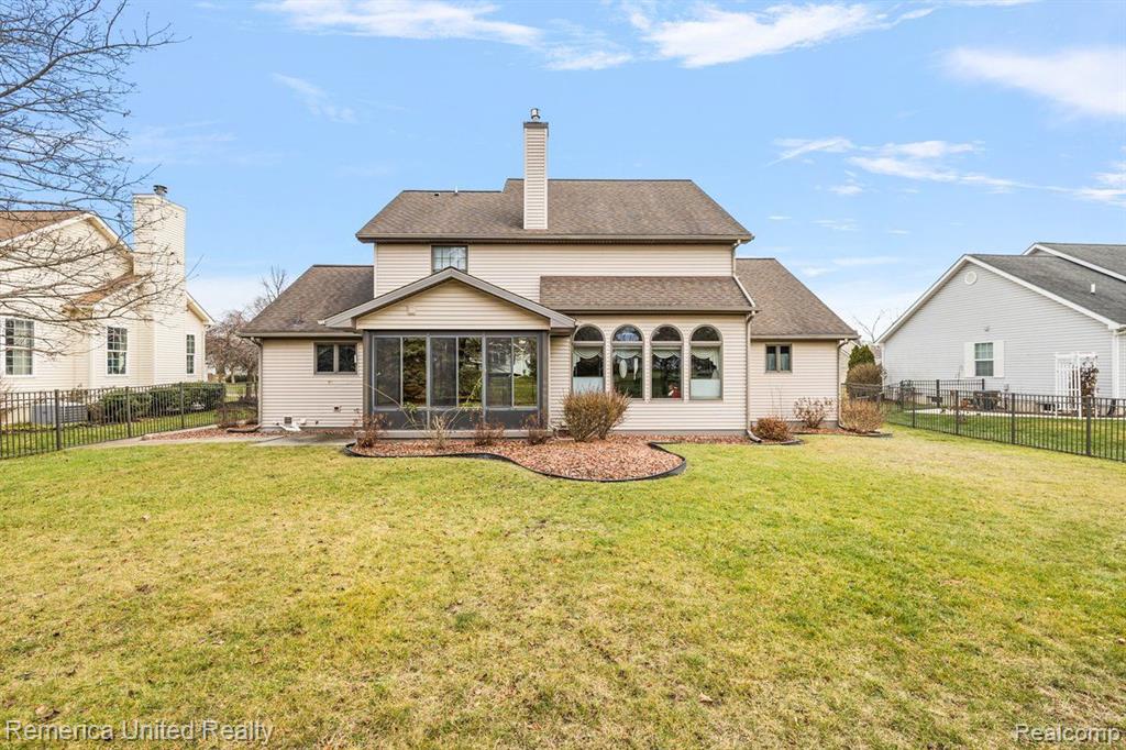 686 W CALEDONIA Street, Howell, MI 48843 — Photo 8