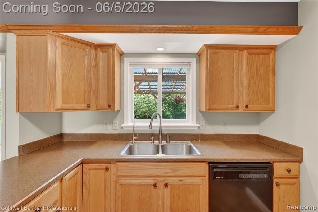 6076 Wild Turkey Road, Grand Blanc, MI 48439 — Photo 13
