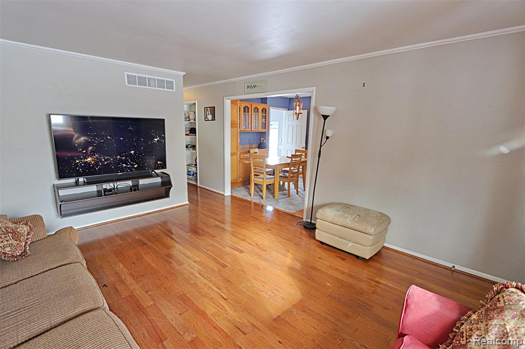 412 Cambridge Avenue, South Lyon, MI 48178 — Photo 25