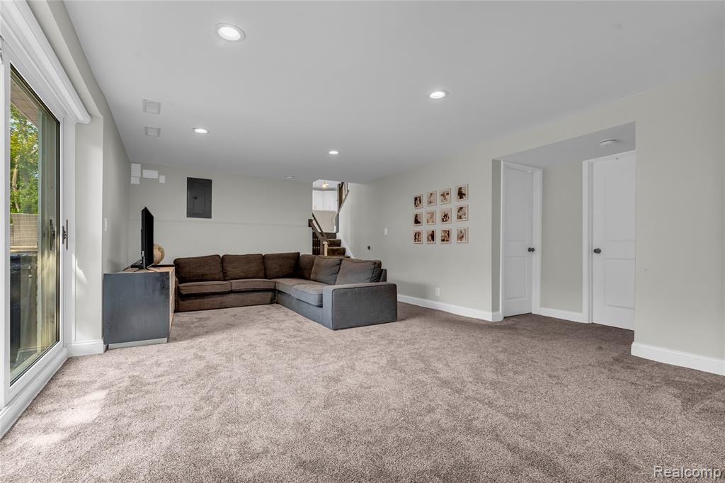 6736 Timber Ridge Drive, Bloomfield Hills, MI 48301 — Photo 12