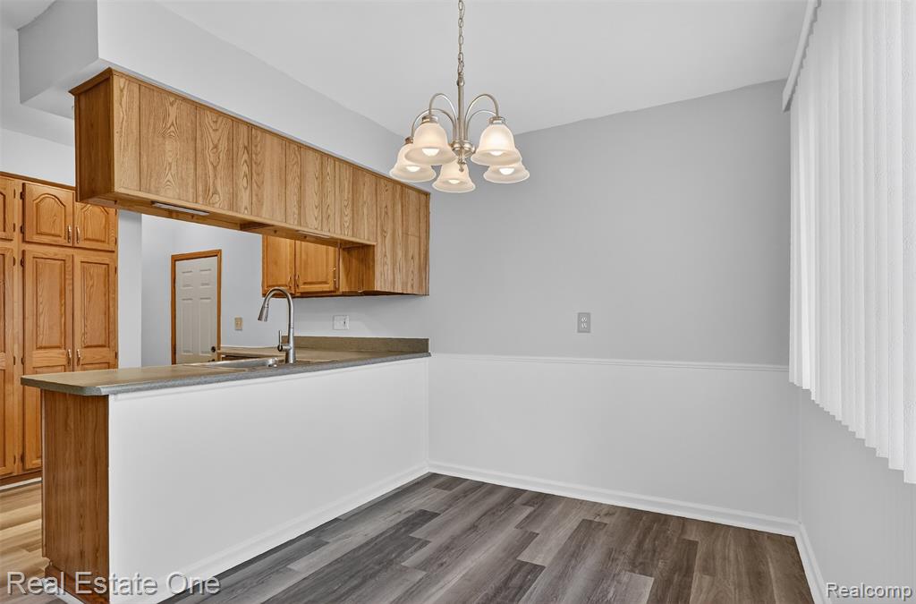 8232 Hillcrest Boulevard, Westland, MI — Photo 9