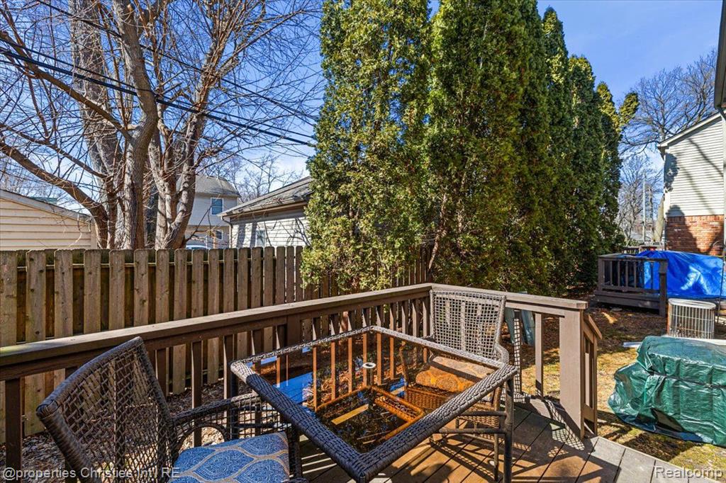67 Maplegrove Drive, Clawson, MI — Photo 23