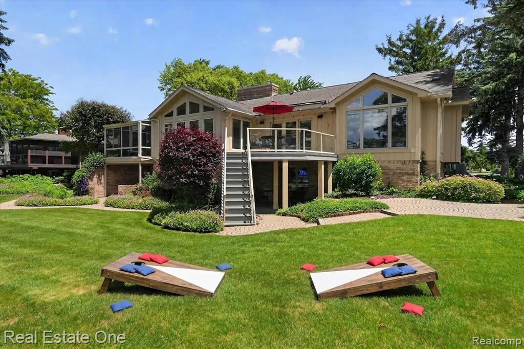 5161 Ledgewood Drive, Commerce Twp, MI 48382 — Photo 2