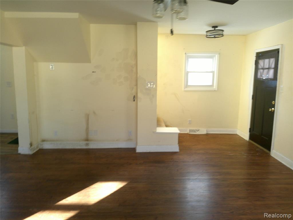912 Huron Street, Flint, MI 48507 — Photo 4