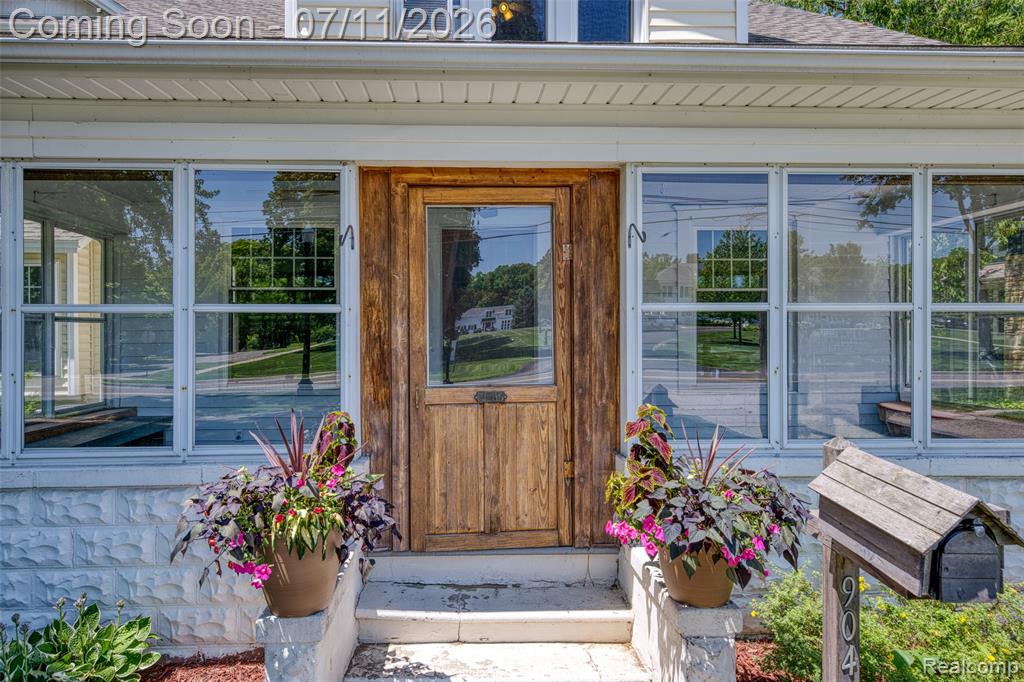 904 N Michigan Avenue, Howell, MI 48843 — Photo 7