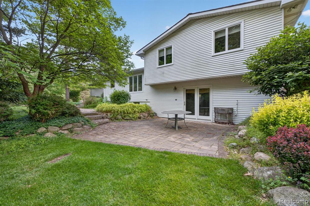 9144 Deer Park Court, Fenton, MI 48430 — Photo 51