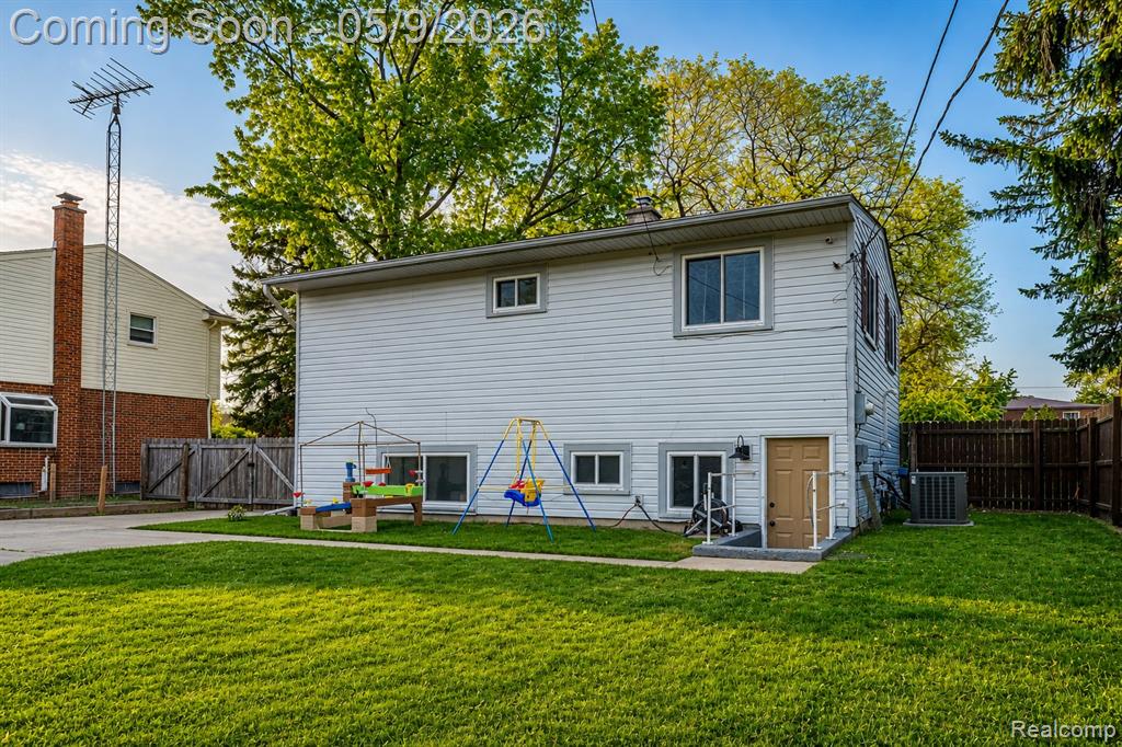 529 John Rolfe Drive, Monroe, MI 48162 — Photo 32