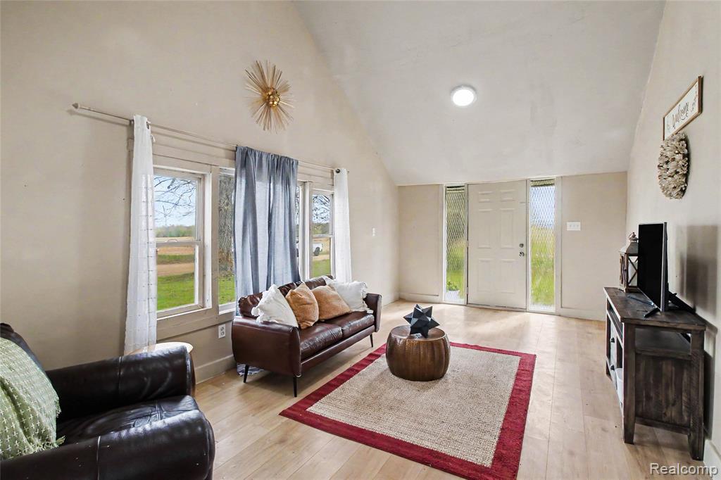 9433 E Lovejoy Road, Perry, MI 48872 — Photo 4