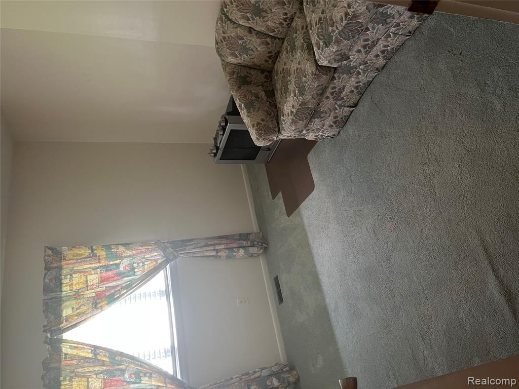 1361 Dyemeadow Lane, Flint, MI 48532 — Photo 11