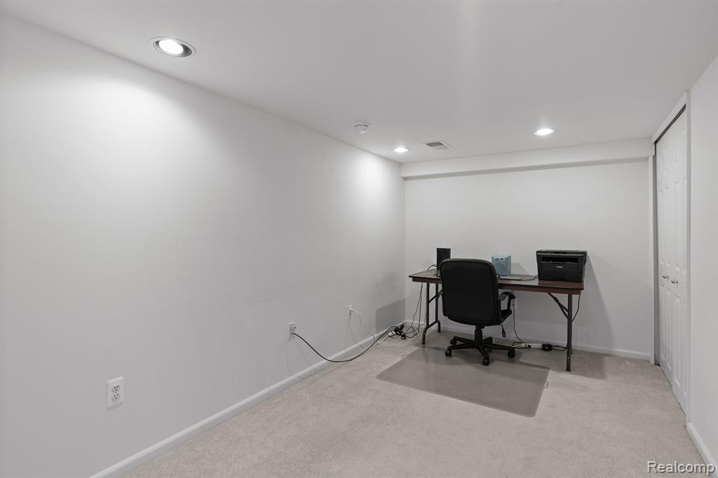 45857 ASHFORD Circle, Novi, MI — Photo 32