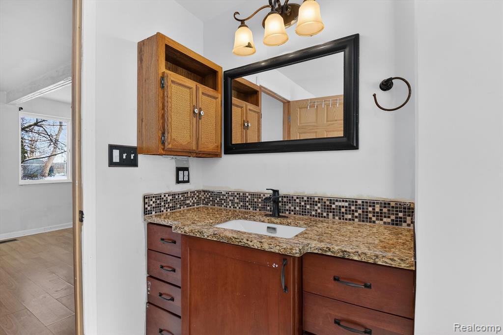 13574 Fairview Court, Van Buren, MI 48111 — Photo 12
