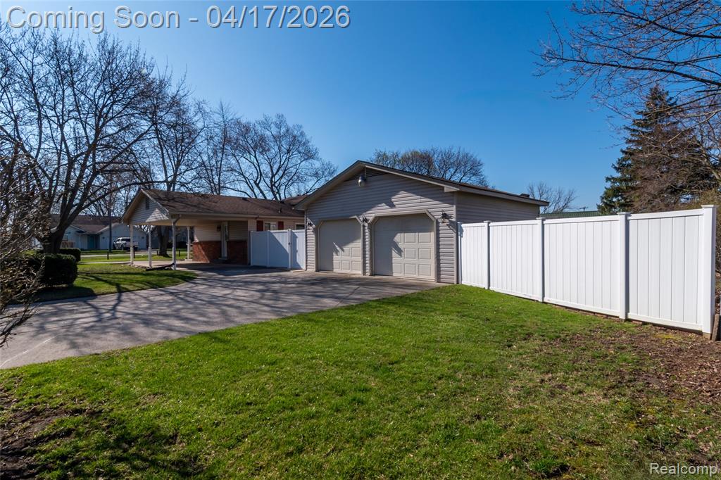 13257 Strong Boulevard, South Rockwood, MI — Photo 9