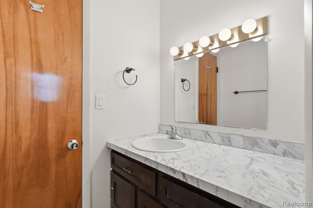 396 Plum Creek Road, Lapeer, MI 48446 — Photo 17