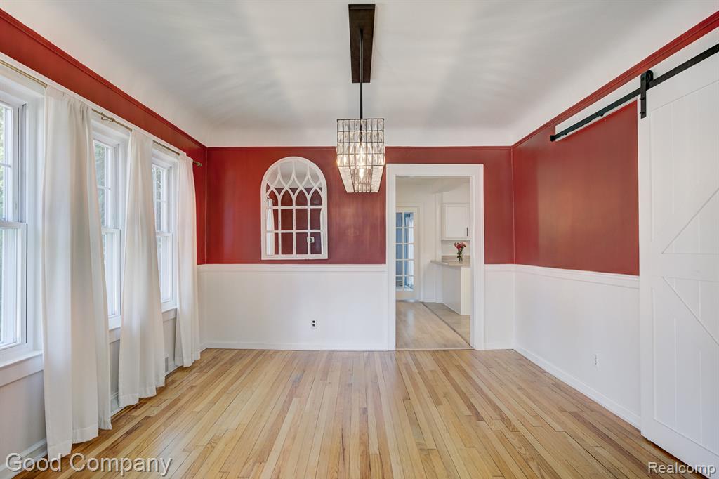 934 Lockwood Road, Royal Oak, MI 48067 — Photo 14