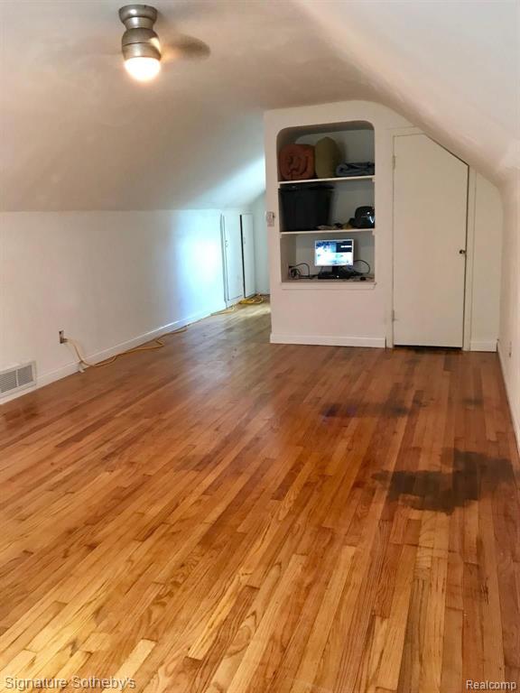8310 BADGER Street, Detroit, MI 48213 — Photo 22