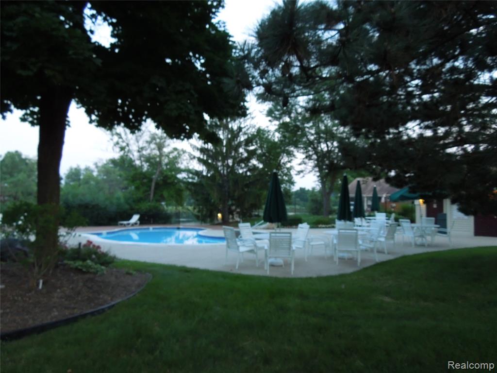 40052 Crosswinds, Novi, MI — Photo 12
