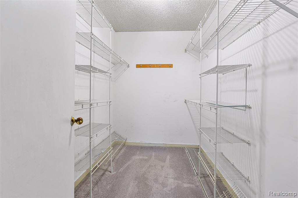 7147 Elmhurst, West Bloomfield, MI — Photo 12