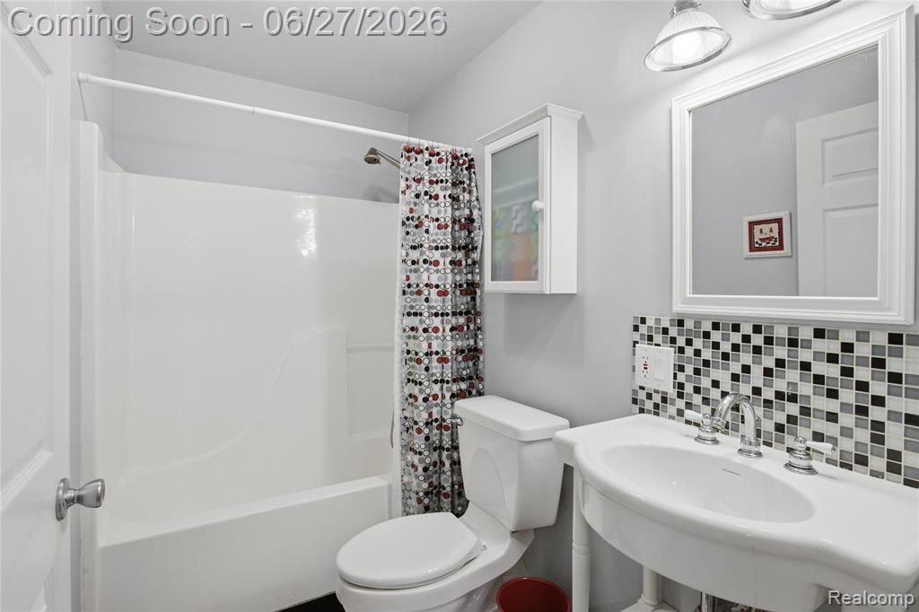 9015 Huron Bluffs Drive, White Lake, MI — Photo 41