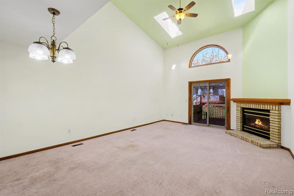 1085 Linda Dr, Davison, MI 48423 — Photo 5