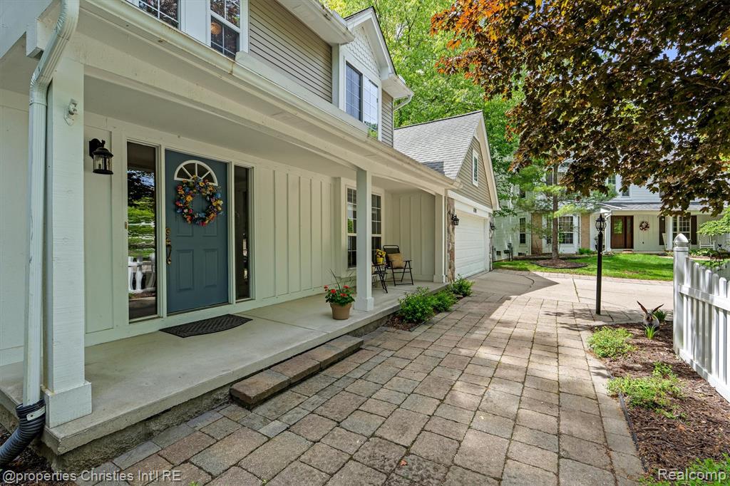 4709 Greenview Court, Commerce Twp, MI 48382 — Photo 2