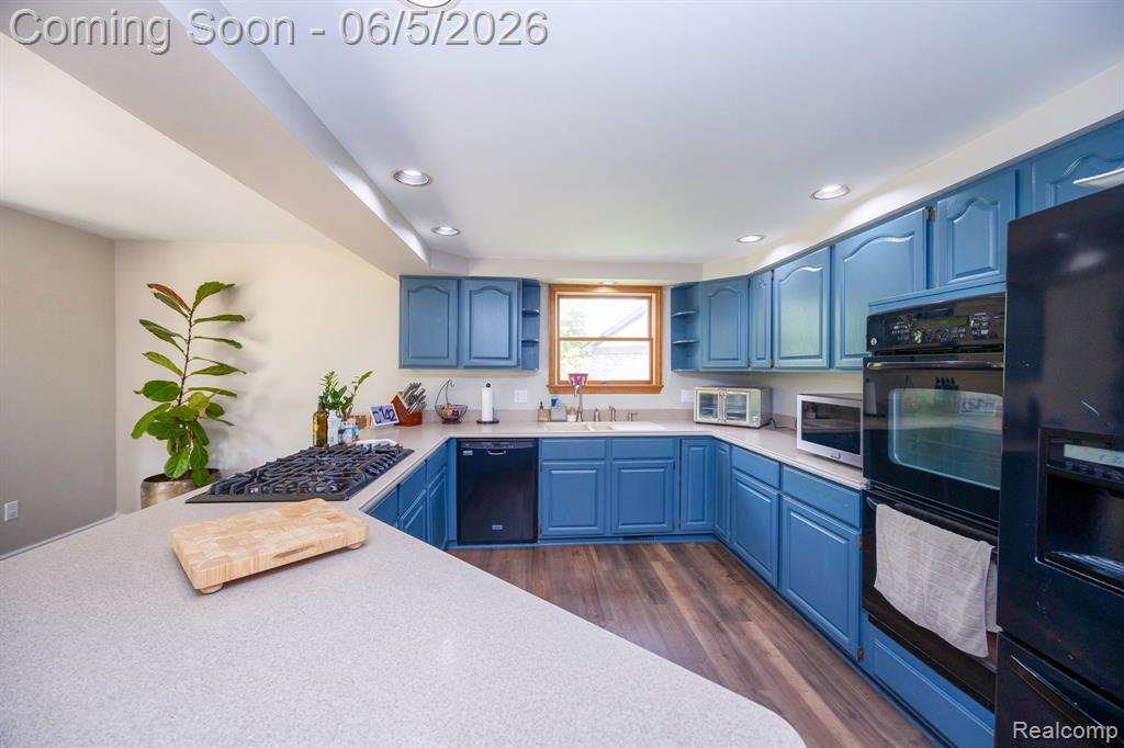 932 River Court, Wyandotte, MI 48192 — Photo 37