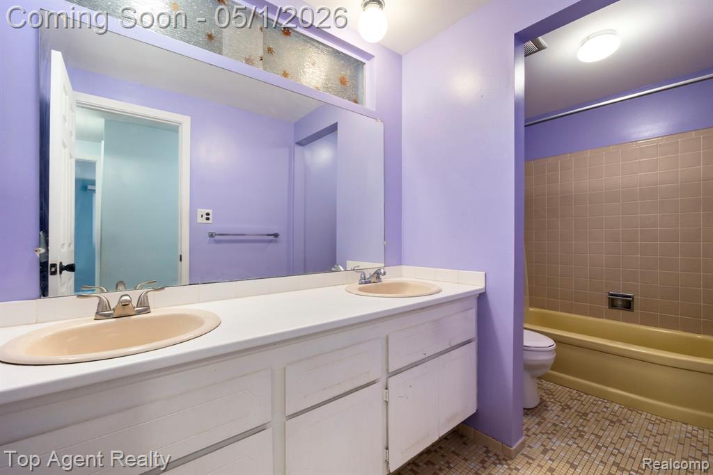 30151 Barbary Court, Warren, MI 48093 — Photo 36