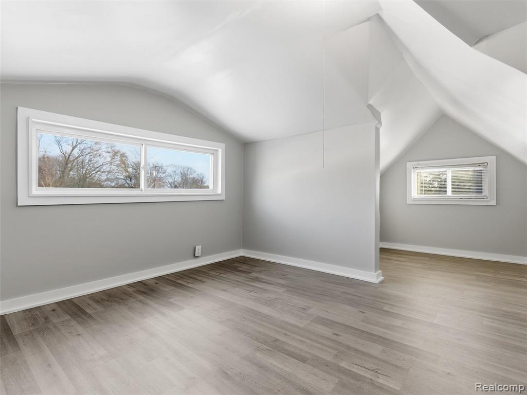 23449 Carlisle Avenue, Hazel Park, MI 48030 — Photo 27