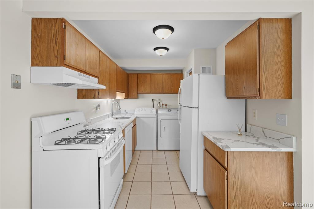 41257 S Woodbury Green Drive, Belleville, MI 48111 — Photo 11
