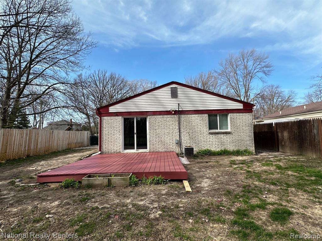 829 W PARKER Avenue, Madison Heights, MI 48071 — Photo 21