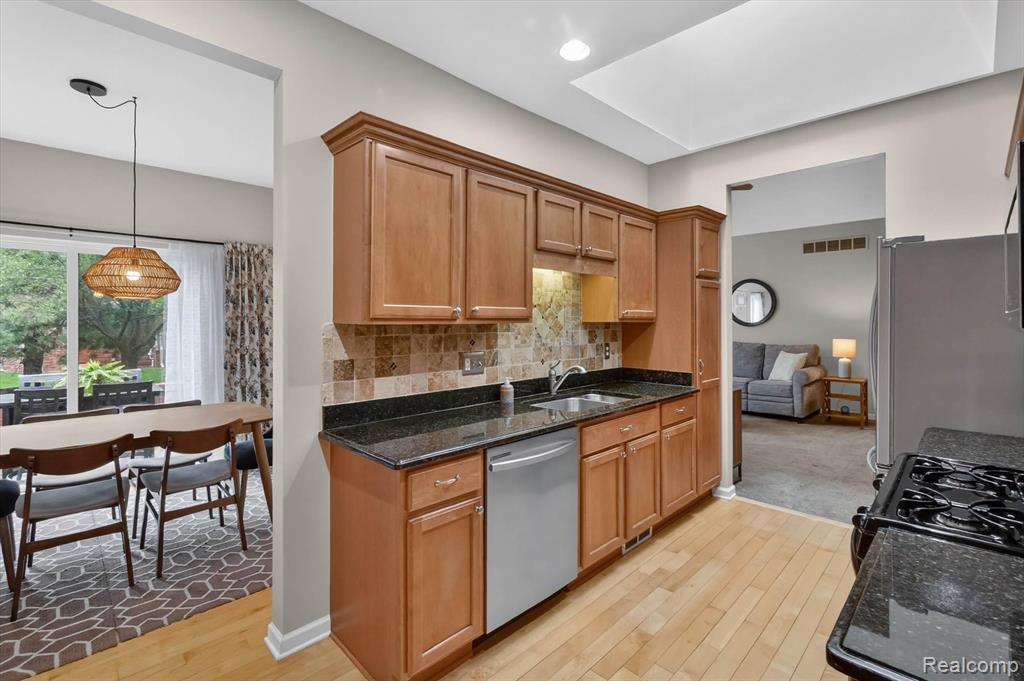50150 Scott Court, 36, Shelby Twp, MI 48317 — Photo 12