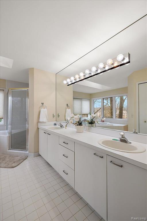 6988 LAKEMONT Circle, West Bloomfield, MI 48323 — Photo 35