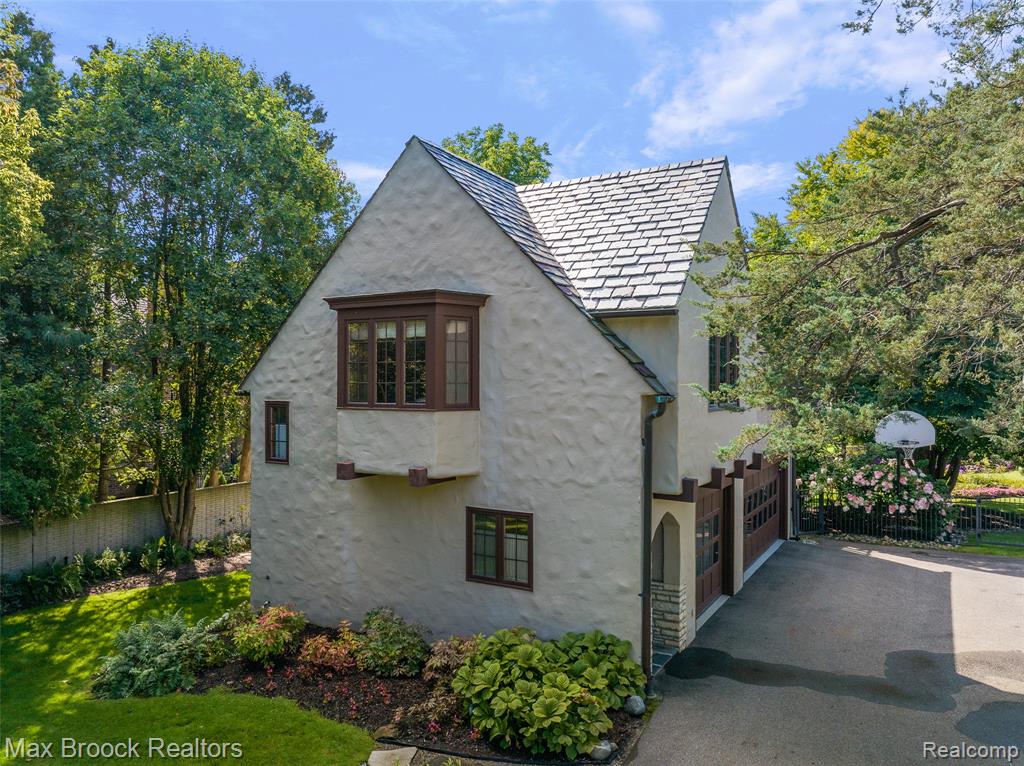 65 Lone Pine Road, Bloomfield Hills, MI 48304 — Photo 35