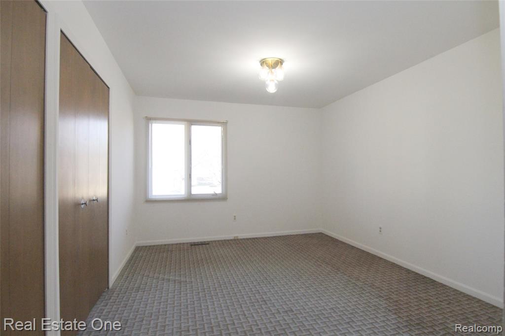 4458 Southmoor Lane, West Bloomfield, MI 48323 — Photo 13
