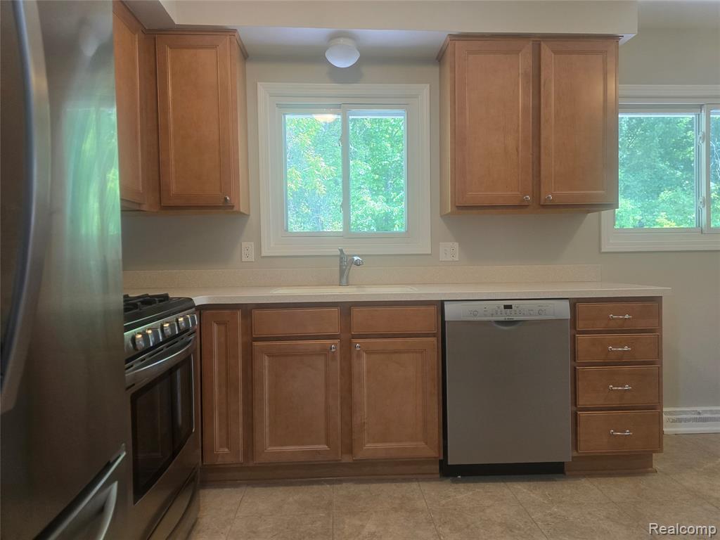 7621 N Wildwood Street, Westland, MI — Photo 11