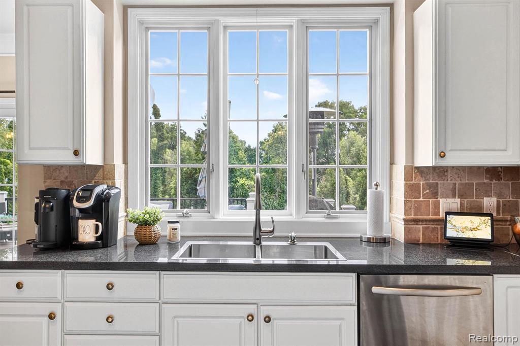 50295 Fellows Hill Drive, Plymouth, MI 48170 — Photo 12