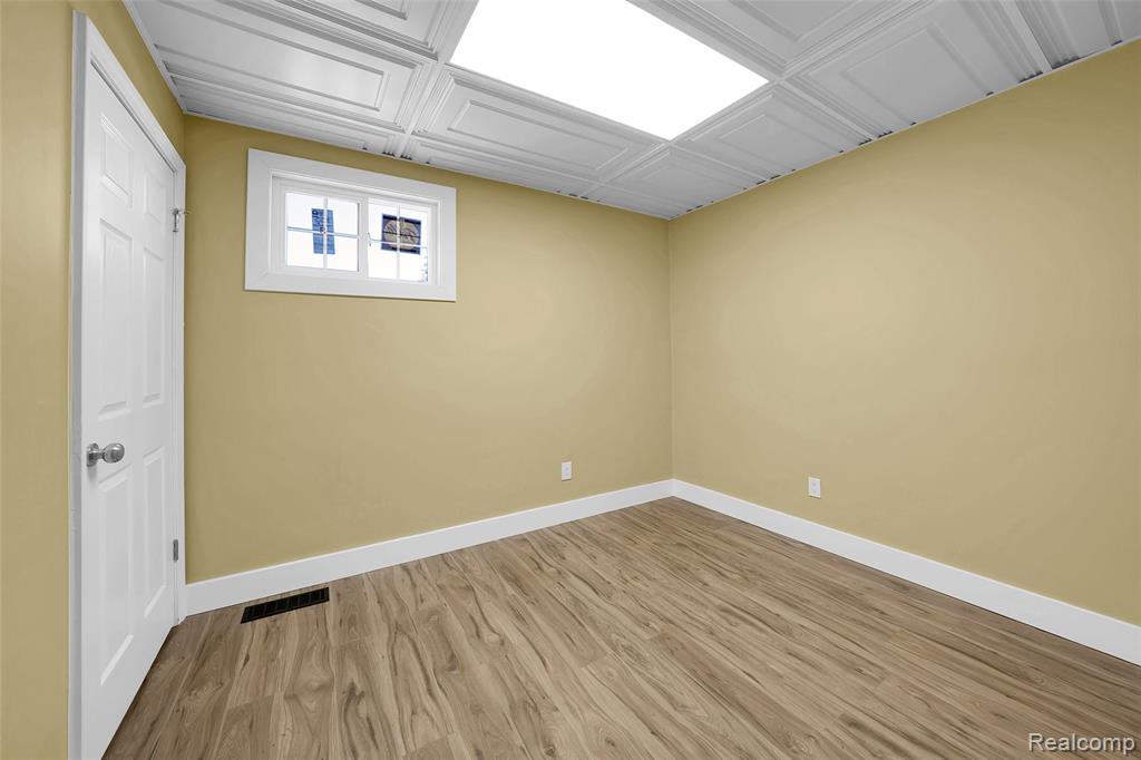 1095 W Huron Street, Waterford, MI 48328 — Photo 18