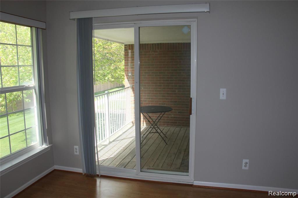 4428 Berkshire Dr, Sterling Heights, MI 48314 — Photo 7