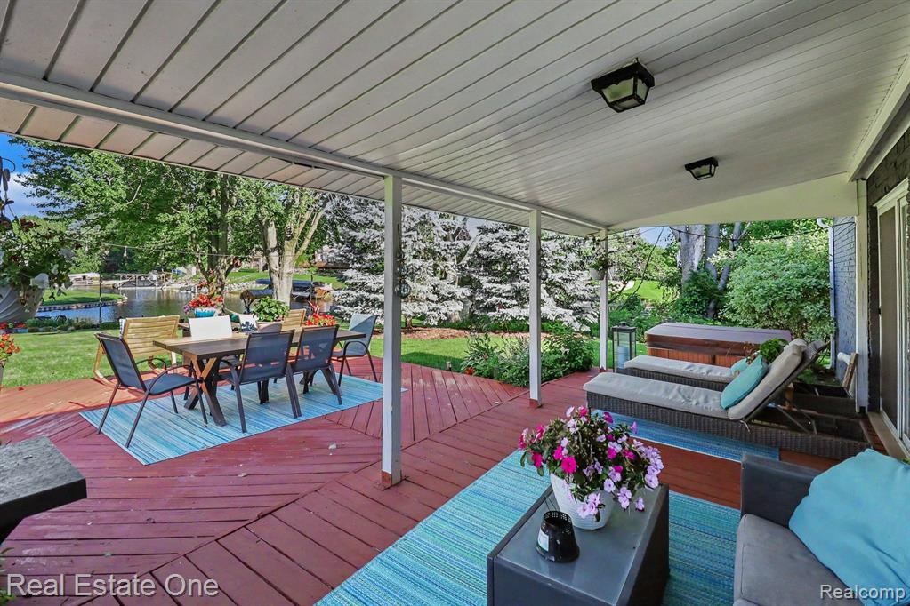 310 Pine Tree Rd Road, Lake Orion, MI 48362 — Photo 25